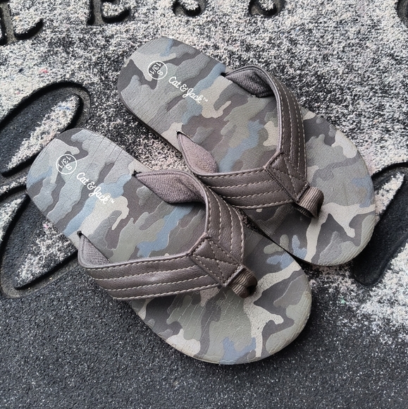 Cat & Jack Boys Camo Toddler Flip Flop Sandals sz 13K- 1 Green Gray Beach - Picture 1 of 5